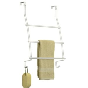 mDesign Over the Door Towel Rail with Hooks - Modern Bathroom Towel Rack with 2 Hooks for Accessories - Perfect Bathroom Hanging Towel Rack - Pea